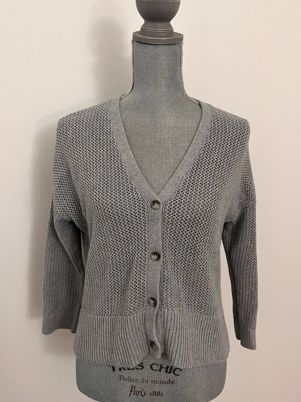 Old Navy Gray V-Neck Knit Button-Front Cardigan- Women’s size small